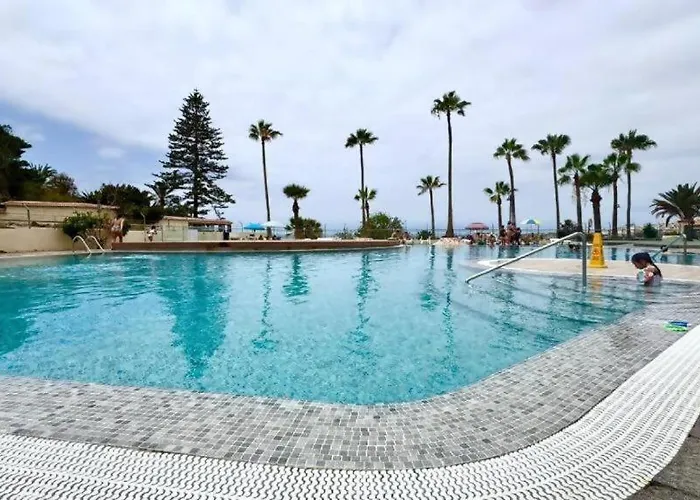 Cristianos First Line